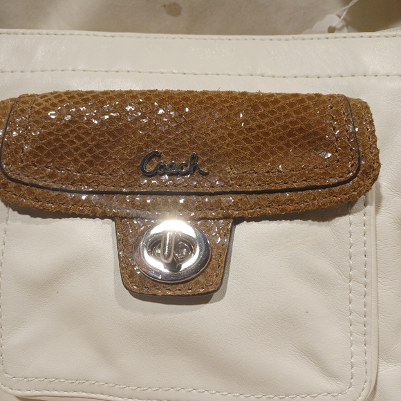 Coach crossbody - Picture 3 of 9